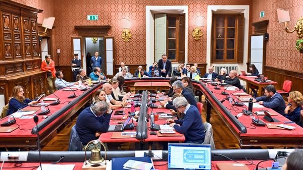 Svolta per Civiglio, giovedì  riapre la strada. Tensione sulla viabilità e il cordoglio per Mattia Augliaro 