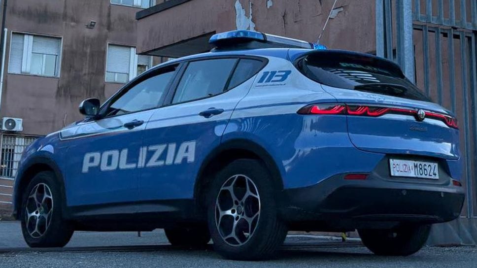 Ruba in un negozio di viale Giulio Cesare, rintracciato dalla Polizia e denunciato
