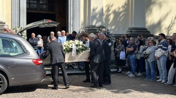 L’ultimo saluto degli amici a Samuele: «Sarai sempre con noi campione»
