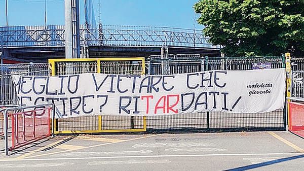 Blitz: striscione dei comaschi a Cremona