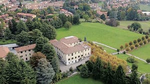 L’addio dei padri Barnabiti ad Eupilio, spuntano anche delle lettere anonime razziste