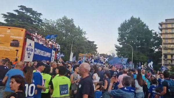 LIVE - La festa del Como in città