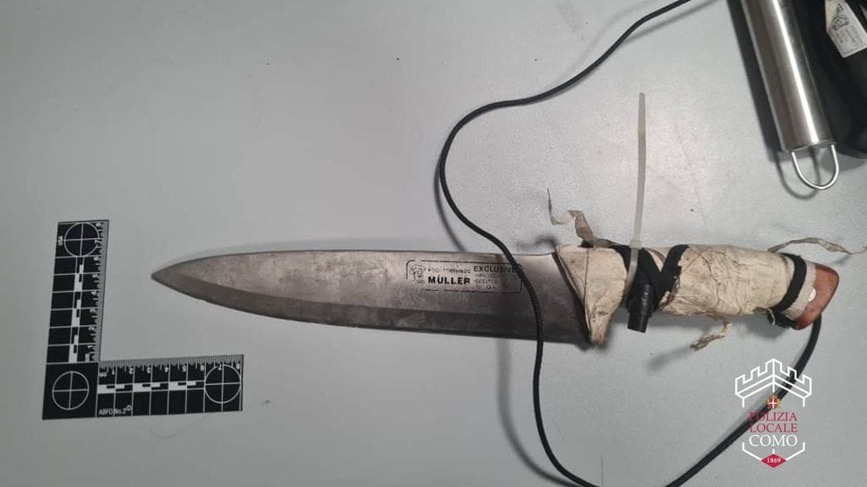 Controlli della Polizia Locale in via Recchi, sequestrate anche alcune armi