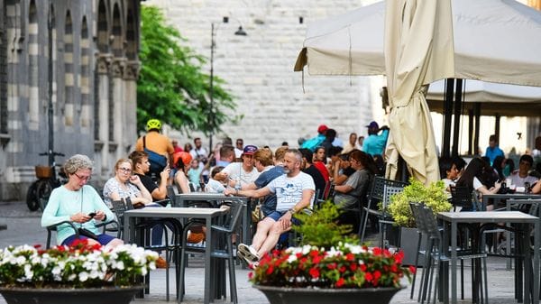 Ristoranti e hotel possono rifiutarsi di servire acqua dal rubinetto per la Consulta