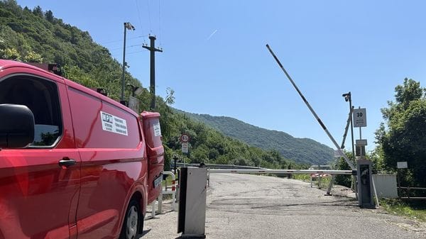 Corni di Canzo, tassa di 40 euro alle auto. «Ma si rischia l’abbandono dei terreni»