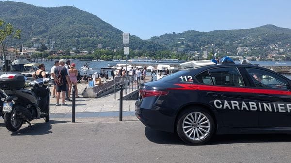 Caos moli e controlli. La vita da taxi boat: «Si lavora con paura»