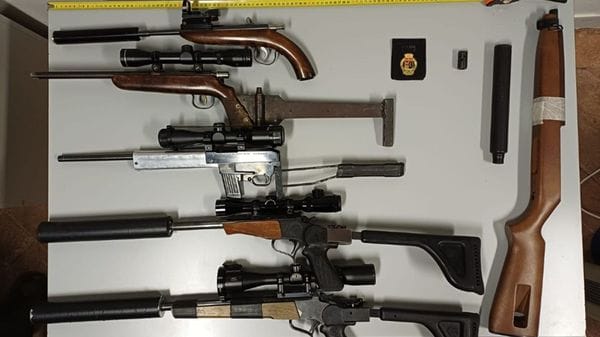 Scoperto un arsenale di armi per la caccia: due uomini denunciati