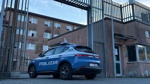 Machete, coltelli e tirapugni. Quante armi tra gli spacciatori