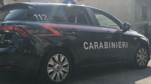 Fermati alla guida, rifiutano di sottoporsi al test di alcol e droga: denunciati 