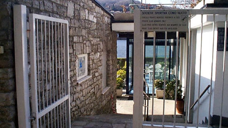 Il cantiere della Como Nuoto finisce in procura