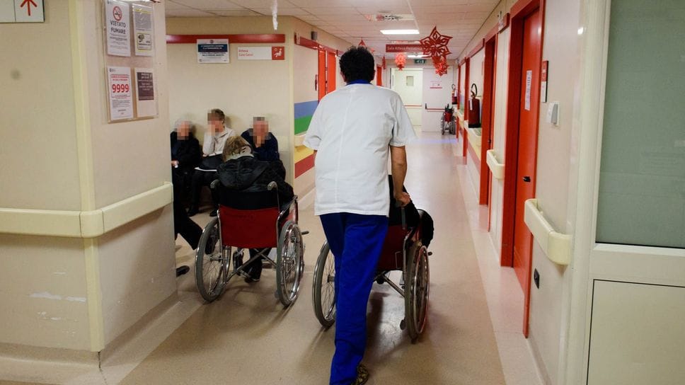 Cardiologia, turni al limite. Gli infermieri: «Siamo pochi»