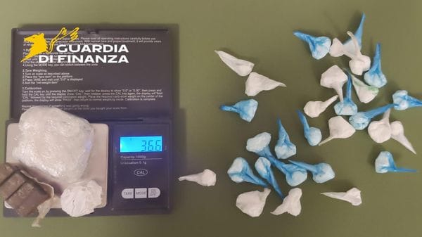 Dosi di droga nascoste nell’auto: un arresto e due segnalazioni nell’Erbese 