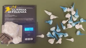 Dosi di droga nascoste nell’auto: un arresto e due segnalazioni nell’Erbese 