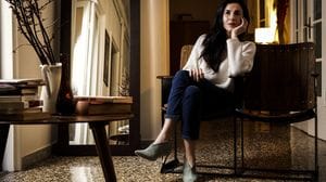 Mannocchi poetessa: «Cerco parole esatte  per dire l’orrore »  