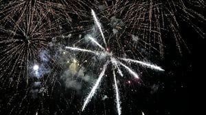 Cernobbio, controlli sui decibel per i fuochi d’artificio: multe da 500 euro a chi supera i limiti