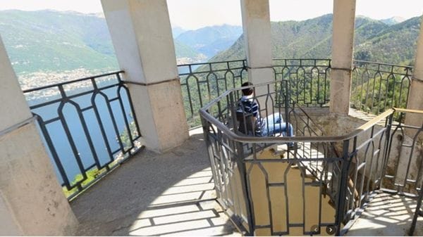 Faro Voltiano chiuso, il voto alla Camera: «Commissariamento se i due Comuni non si accordano»