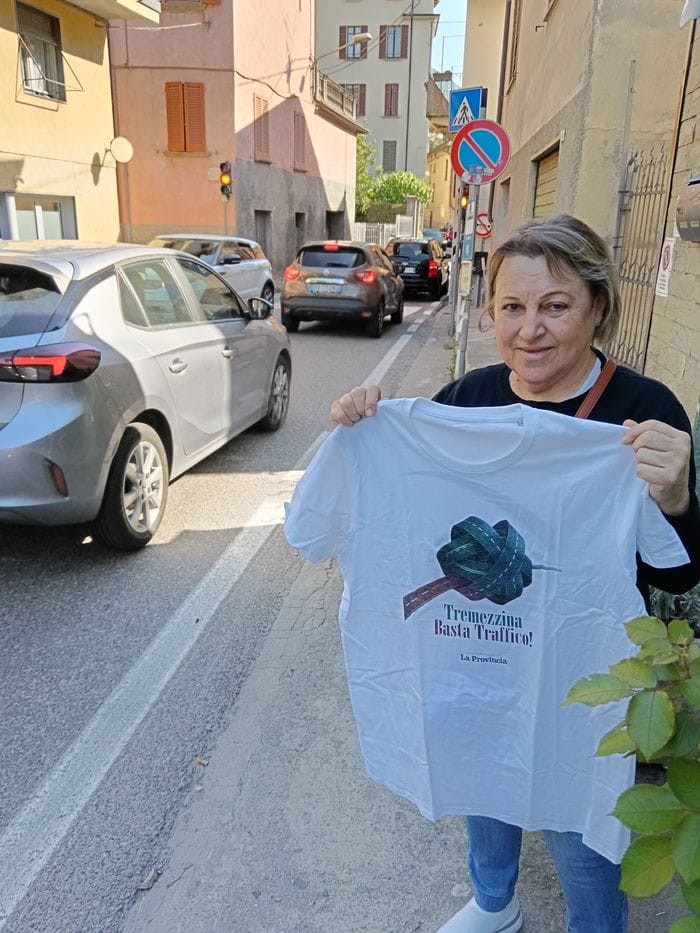 «Regina, basta traffico»: a Colonno le magliette de La Provincia