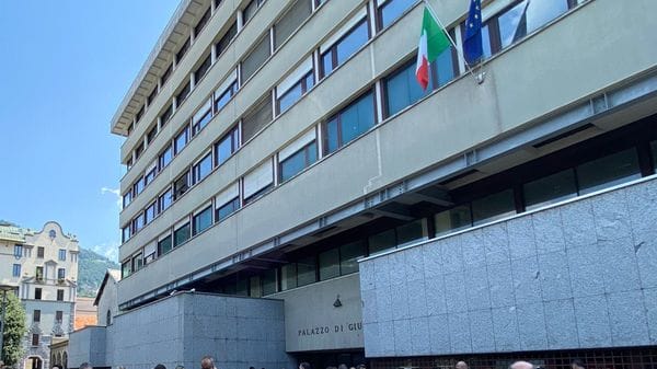 Tre estorsioni nell’Erbese: a processo