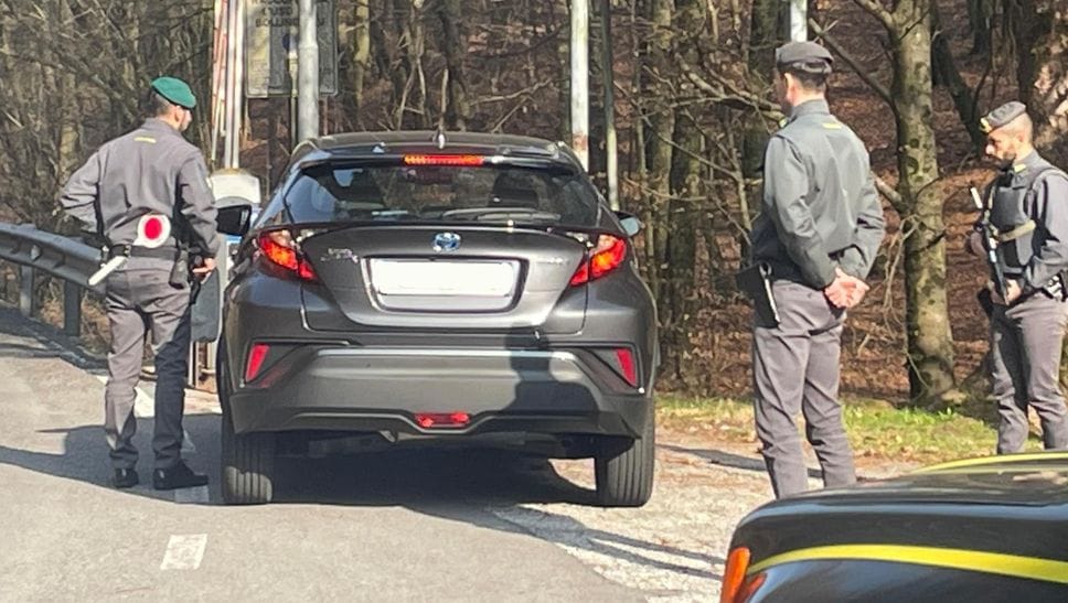 Droga negli slip e a casa: un arresto a Porlezza