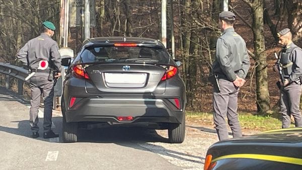 Droga negli slip e a casa: un arresto a Porlezza