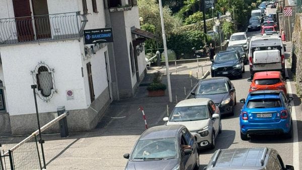 Regina bloccata e lidi piedi: una prova generale di estate