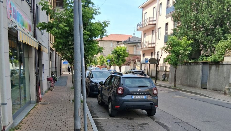 La “truffa dell’abbraccio” va a segno: a Turate sparisce una collanina d’oro
