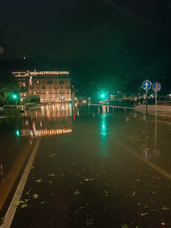 Pioggia e grandine, paura a Blevio. A Como lungolago di nuovo allagato