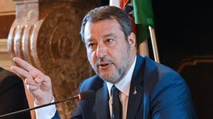 Ponti e transfughi, tempi duri per Salvini