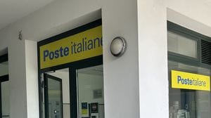 Valbrona, parte la raccolta firme contro i disservizi di Poste Italiane sul territorio. Ecco dove firmare 