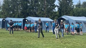 Campo scuola degli alpini di successo a Lurate Caccivio