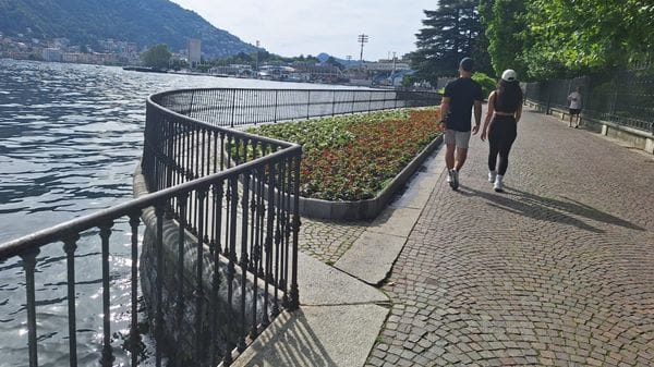 I nuovi parapetti del lungolago? Già visti sulla passeggiata Gelpi. Diteci la vostra opinione rispondendo al sondaggio