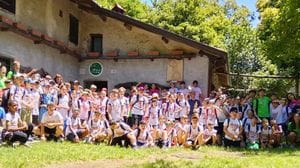 Tra guadi e castelli: il Cai di Cantù porta 300 ragazzi dell’oratorio in mezzo alla natura
