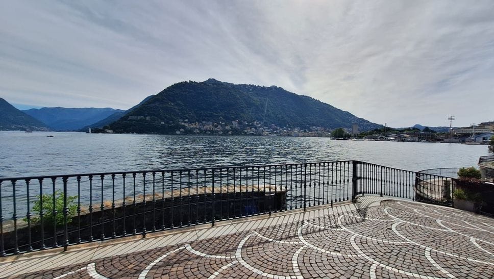 Il nuovo lungolago? Secondo gli architetti «è meglio libero e senza ringhiere»
