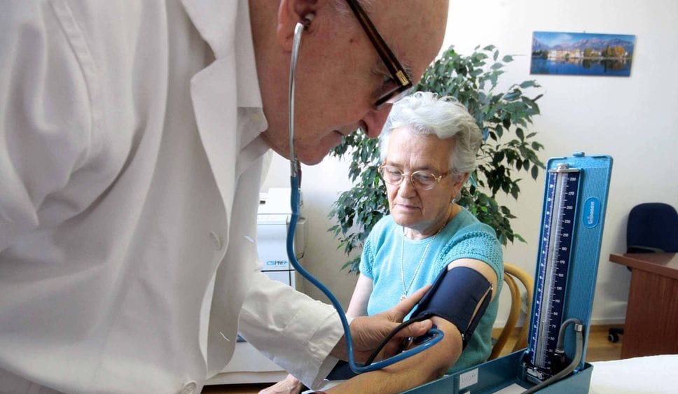 Il Comasco tra le aree peggiori d’Italia per carenza di medici