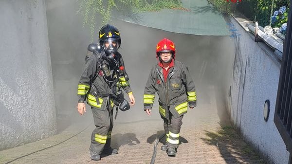 Mozzate, incendio in cantina. Sul posto i vigili del fuoco