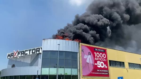 Incendio al Max Factory