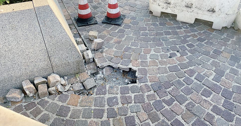 Lungolago, diciott’anni di lavori e la pavimentazione è già a pezzi