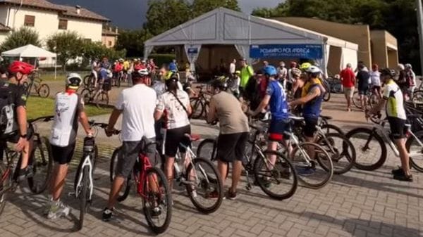 Una pedalata per Andrea Galimberti: grandi e piccoli nei boschi di Oltrona