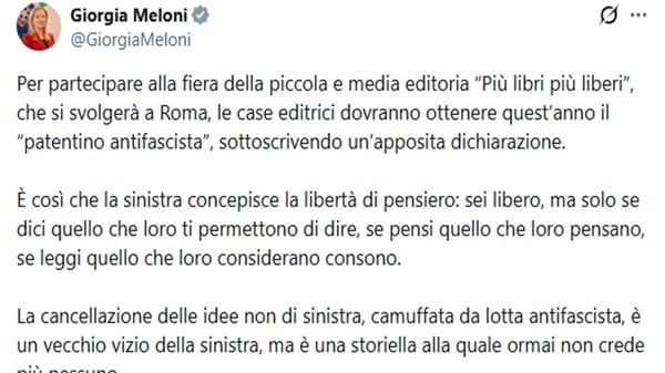 Il patentino antifascista seppellito da una risata