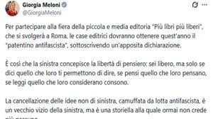 Il patentino antifascista seppellito da una risata