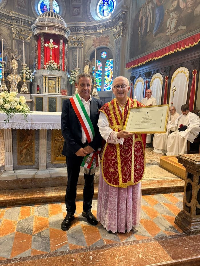 A Binago la cittadinanza onoraria a monsignor Mistò, collaboratore dei Papi