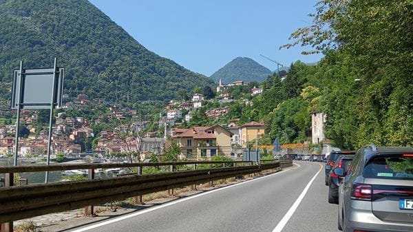 Code sulla Regina per i lavori in corso a Brienno nel punto dell’incidente mortale