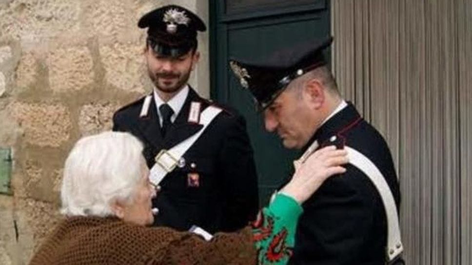 Finto carabiniere al telefono a Colverde, la residente non ci casca e mette in fuga il truffatore