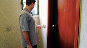 Maresciallo, 112 e perito, tutti finti: il furto riesce