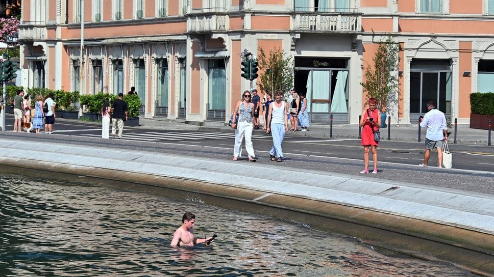 Dai ventilatori portatili ai tuffi proibiti: quali soluzioni anti-caldo vedete intorno a voi?