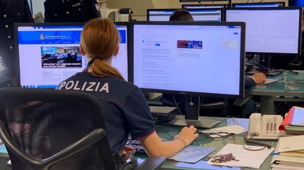 Foto intime della compagna sui social. La vendetta lo porta davanti al giudice