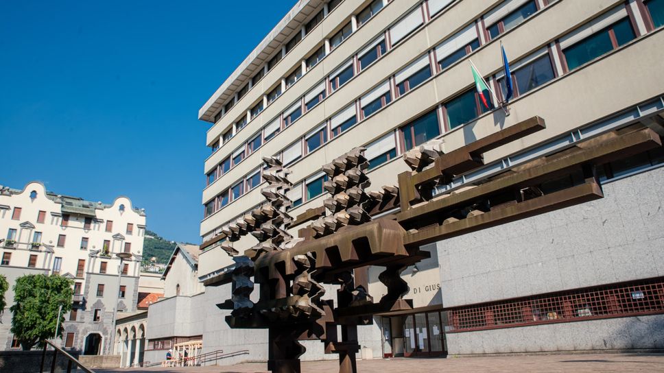 Il ministero nega il bonus ai prof precari. Poi però perde tutte le cause. E paga