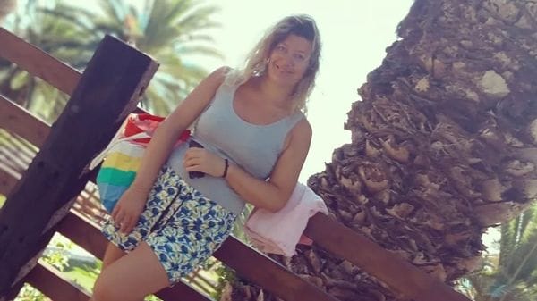 L’ultimo saluto alla maestra Silvia, guerriera armata di sorriso