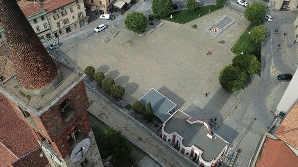 Cantù centro, furto in casa di giorno. Strappa 800 euro a un anziano e fugge