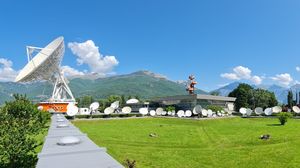 La Luna come specchio radio. Test dal Centro spaziale lariano